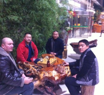 俄羅斯客戶(hù)來(lái)廠訂購(gòu)?fù)谏炒?/></a></div>
                    <div   id=